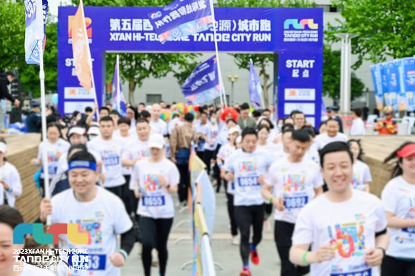 8千亿球友会悦跑第六季.jpg